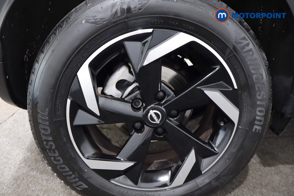 Nissan Juke N-Connecta Automatic Petrol SUV - Stock Number (1569819) - 9th supplementary image