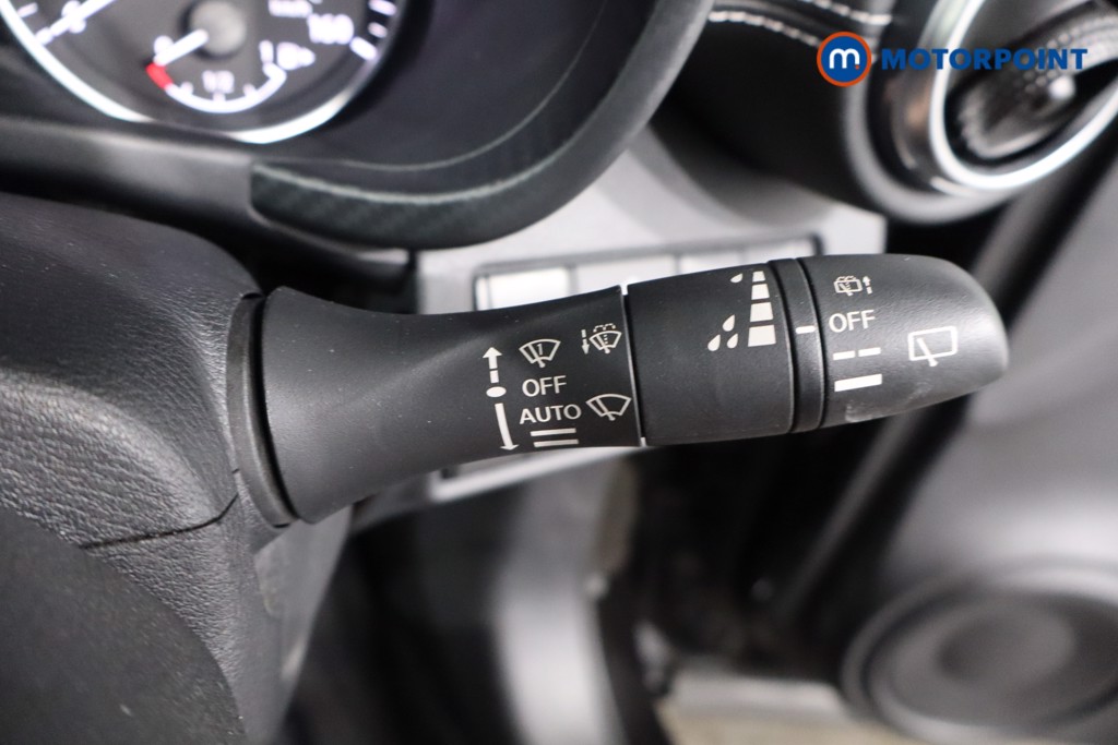 Nissan Juke N-Connecta Automatic Petrol SUV - Stock Number (1569819) - 17th supplementary image