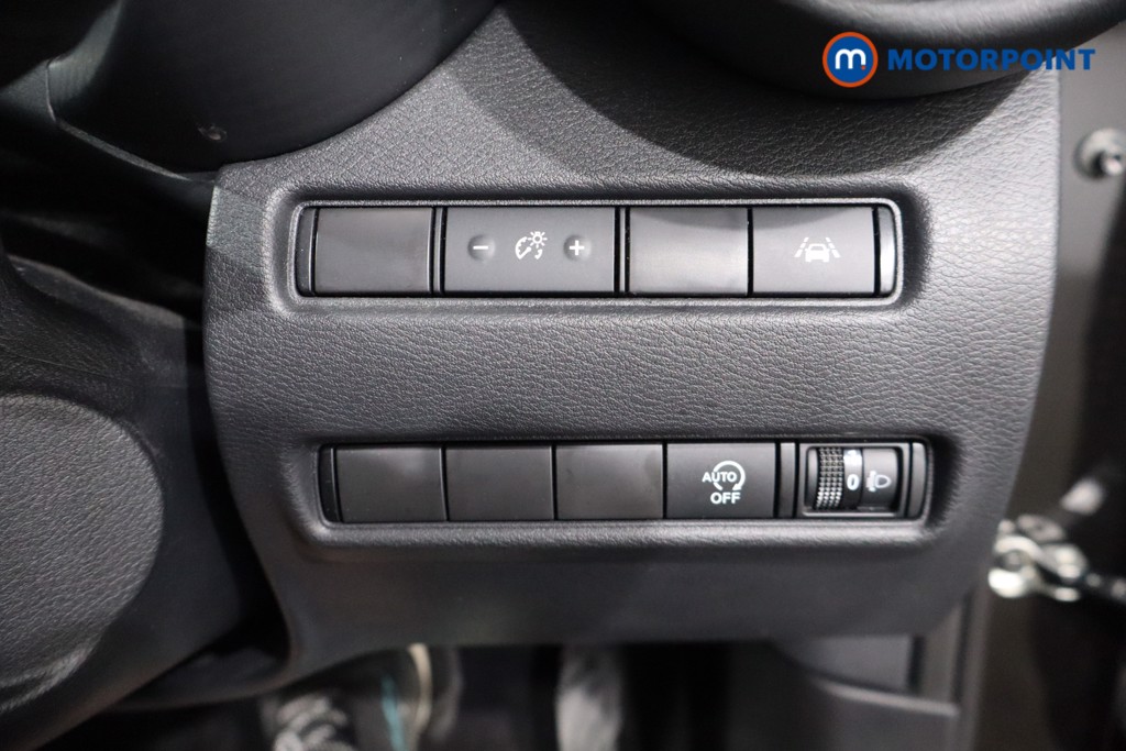 Nissan Juke N-Connecta Automatic Petrol SUV - Stock Number (1569819) - 20th supplementary image