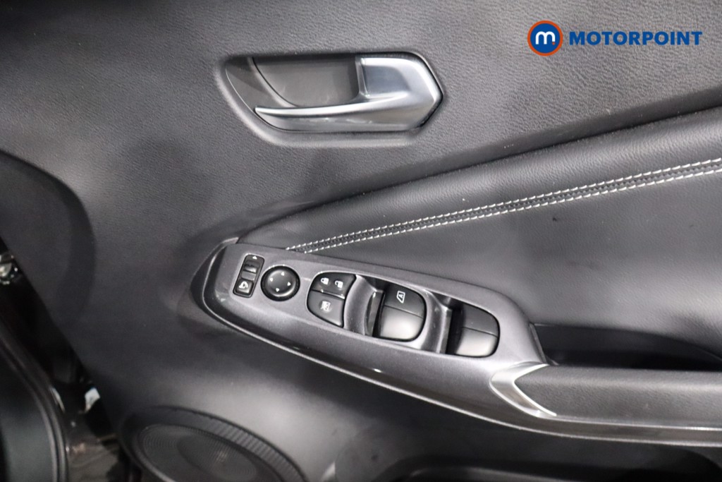 Nissan Juke N-Connecta Automatic Petrol SUV - Stock Number (1569819) - 21st supplementary image