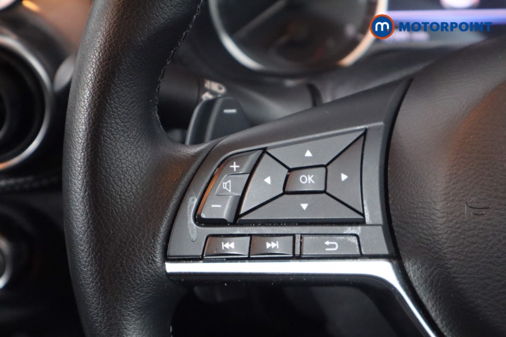 Nissan Juke N-Connecta Automatic Petrol SUV - Stock Number (1569826) - 7th supplementary image
