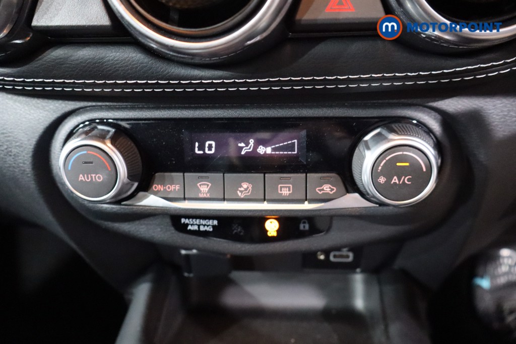 Nissan Juke N-Connecta Automatic Petrol SUV - Stock Number (1569826) - 16th supplementary image