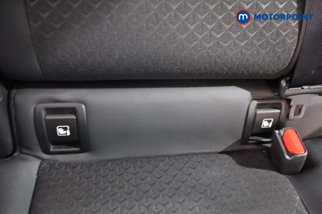 Nissan Juke N-Connecta Automatic Petrol SUV - Stock Number (1569826) - 24th supplementary image