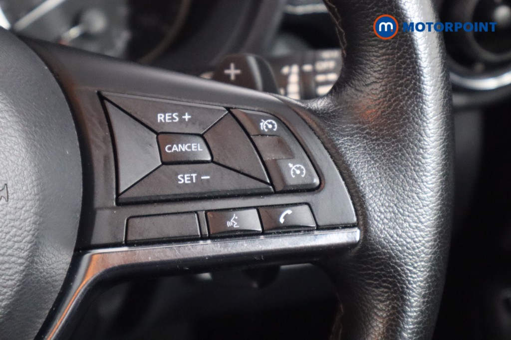 Nissan Juke N-Connecta Automatic Petrol SUV - Stock Number (1569827) - 8th supplementary image