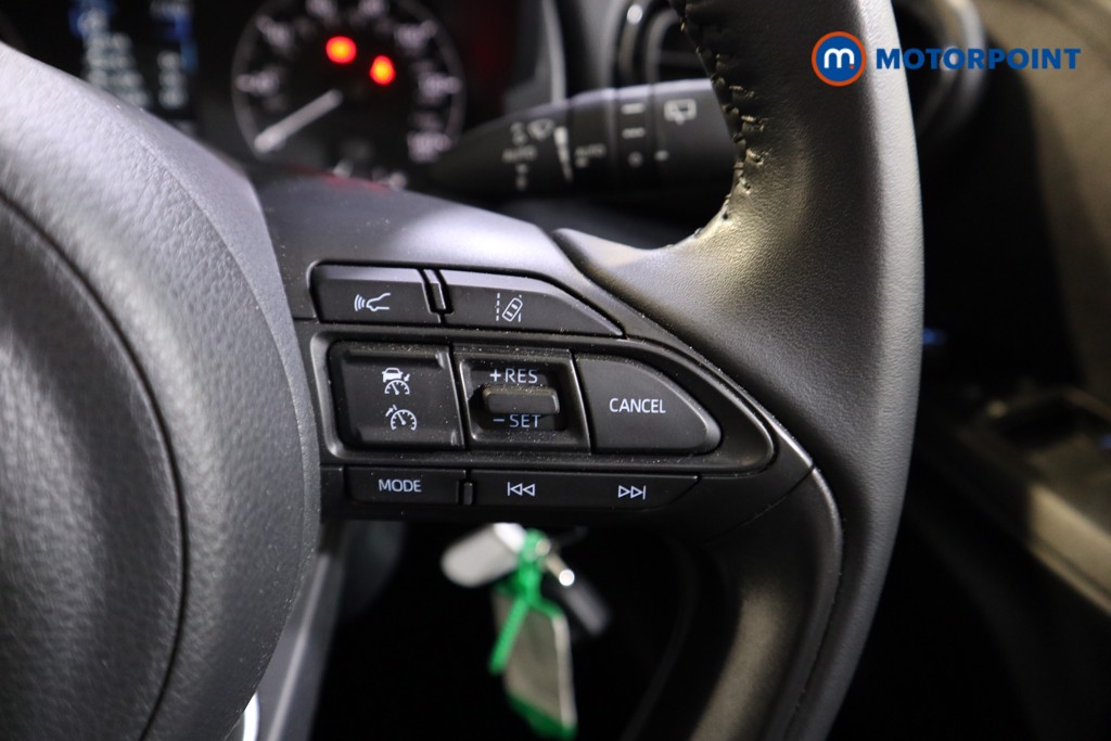 Toyota Yaris Icon Automatic Petrol-Electric Hybrid Hatchback - Stock Number (1569995) - 4th supplementary image