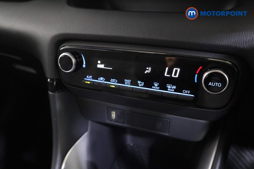Toyota Yaris Icon Automatic Petrol-Electric Hybrid Hatchback - Stock Number (1569995) - 7th supplementary image