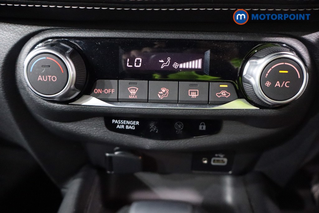Nissan Juke N-Connecta Automatic Petrol SUV - Stock Number (1570057) - 17th supplementary image