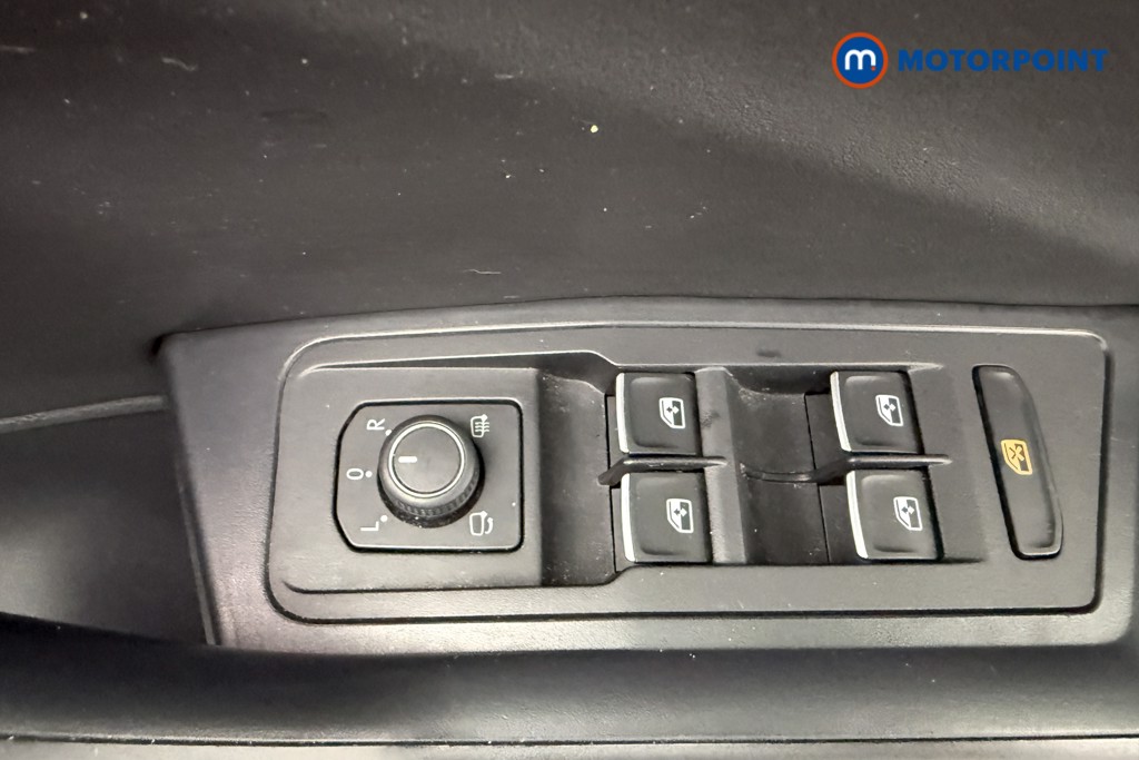 Volkswagen T-Roc R-Line Automatic Petrol SUV - Stock Number (1570616) - 17th supplementary image