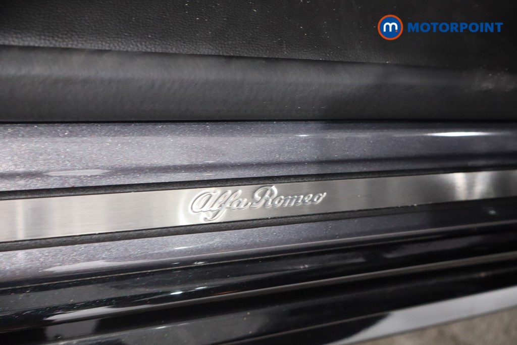Alfa Romeo Stelvio Veloce Automatic Petrol SUV - Stock Number (1570630) - 23rd supplementary image