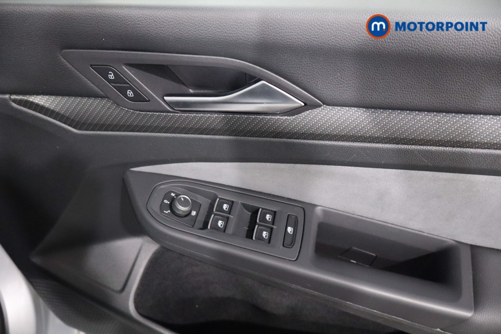 Volkswagen Golf R-Line Manual Petrol Hatchback - Stock Number (1571616) - 21st supplementary image