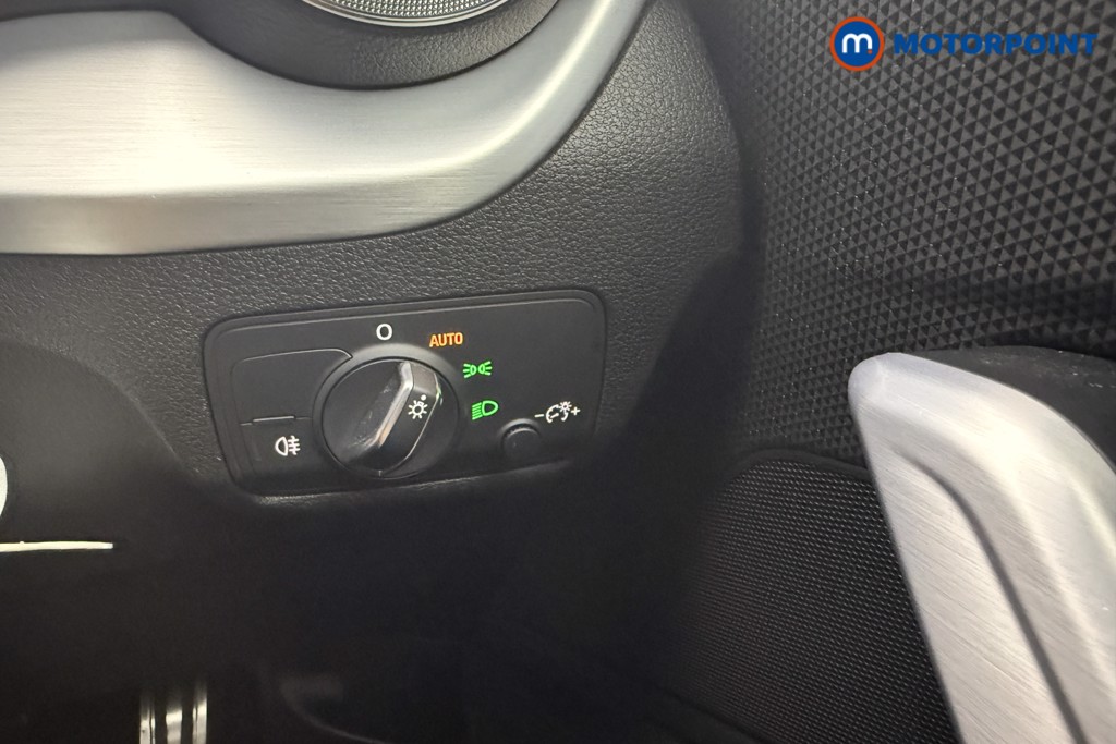 Audi Q2 Black Edition Manual Petrol SUV - Stock Number (1571696) - 10th supplementary image