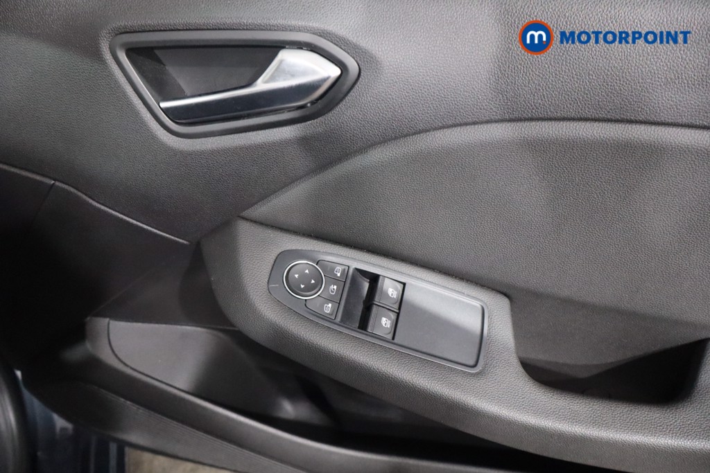 Renault Clio Iconic Manual Petrol Hatchback - Stock Number (1571715) - 21st supplementary image