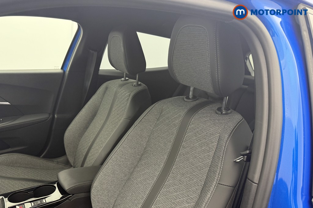 Peugeot 2008 Allure Manual Petrol SUV - Stock Number (1571737) - 18th supplementary image