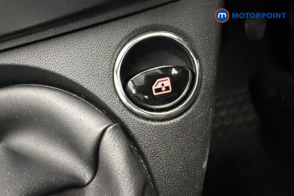 Fiat 500 Dolcevita Manual Petrol-Electric Hybrid Hatchback - Stock Number (1543152) - 10th supplementary image