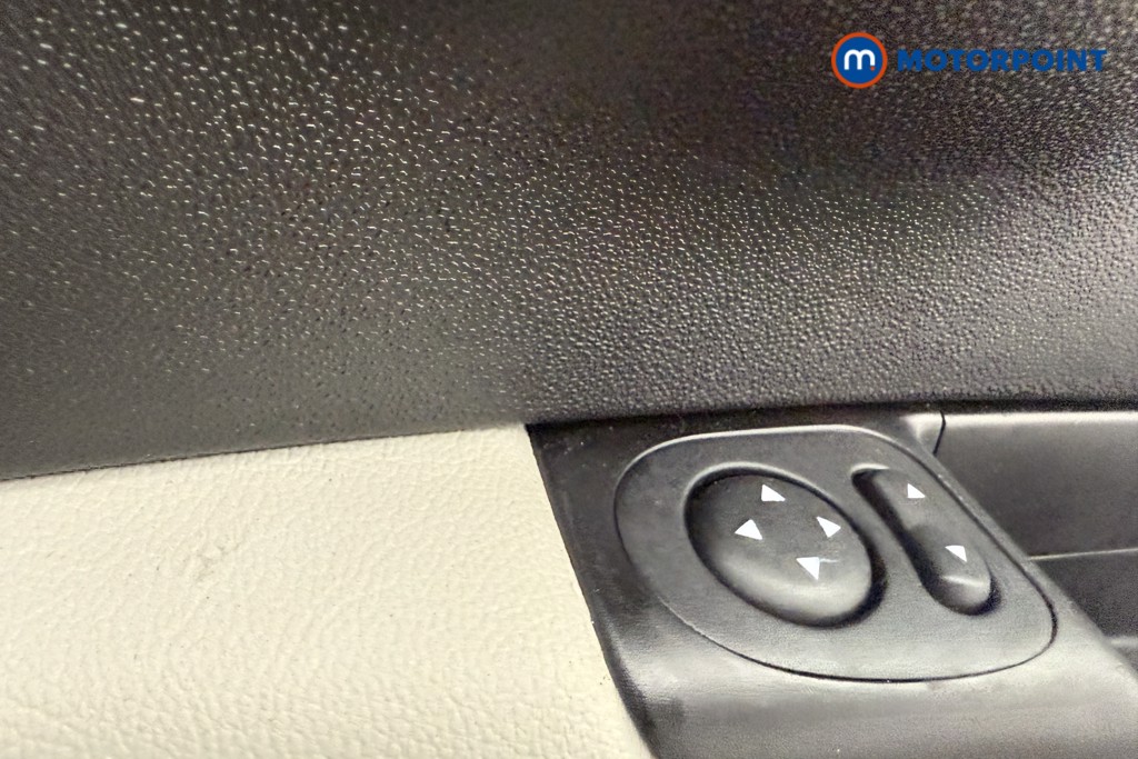 Fiat 500 Dolcevita Manual Petrol-Electric Hybrid Hatchback - Stock Number (1543152) - 15th supplementary image