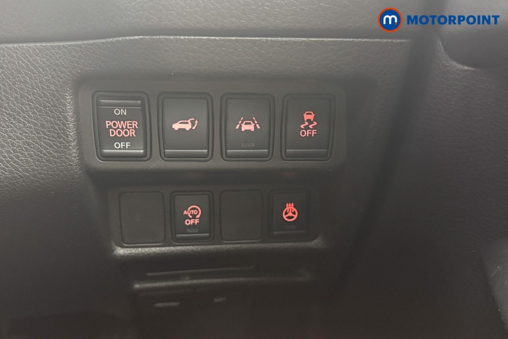 Nissan X-Trail Tekna Manual Diesel SUV - Stock Number (1551912) - 13th supplementary image