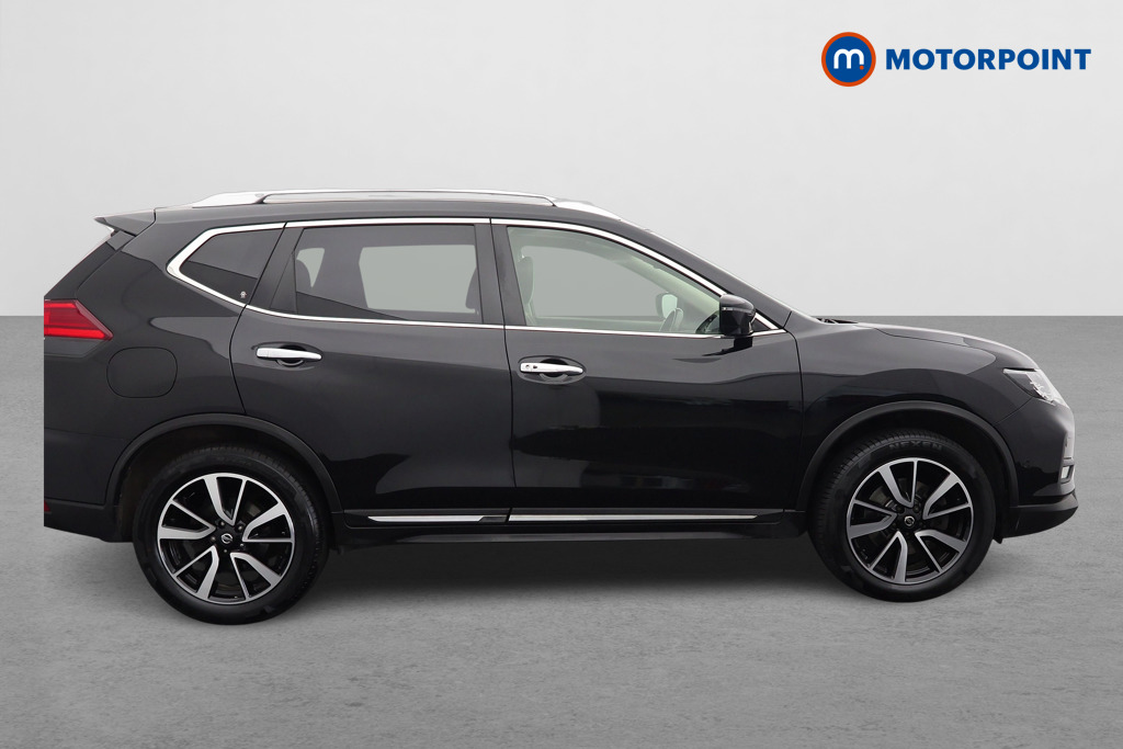 Nissan X-Trail Tekna Manual Diesel SUV - Stock Number (1551912) - Drivers side