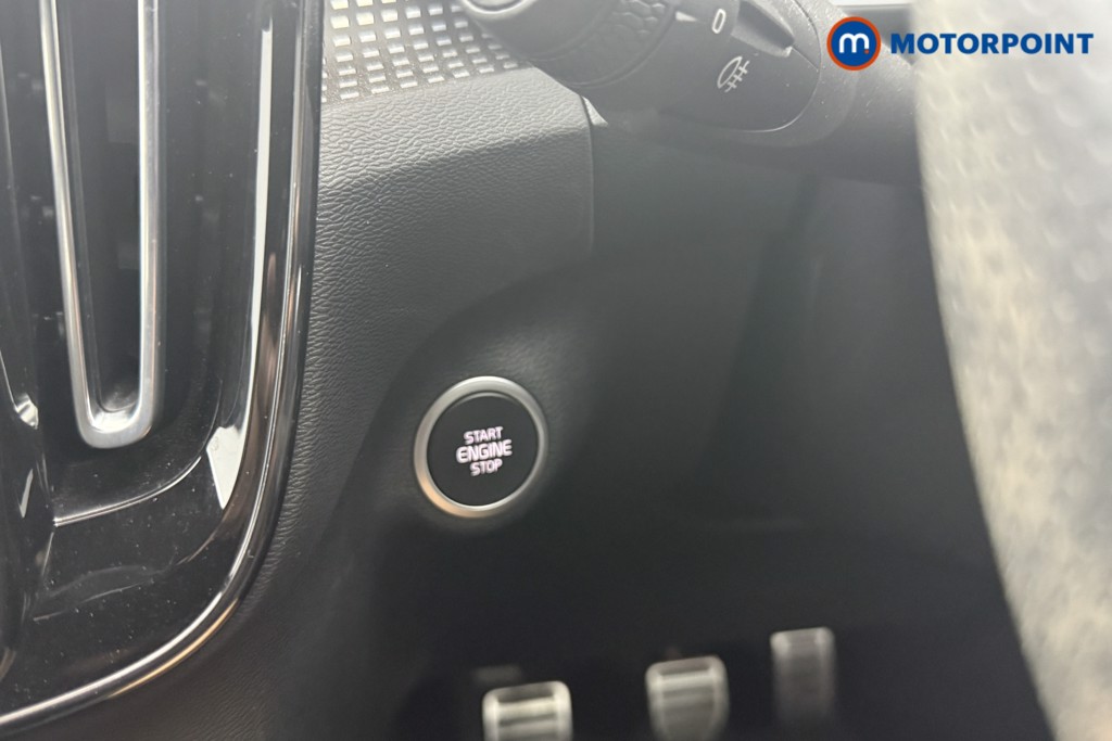 Volvo Xc40 R Design Manual Petrol SUV - Stock Number (1555107) - 7th supplementary image