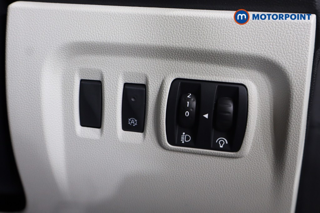 Renault Captur Gt Line Manual Petrol SUV - Stock Number (1555785) - 8th supplementary image