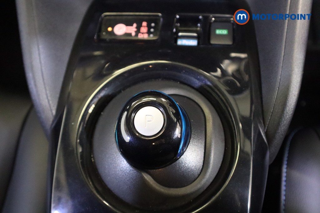 Nissan Leaf N-Connecta Automatic Electric Hatchback - Stock Number (1563616) - 5th supplementary image