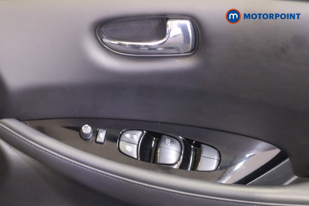 Nissan Leaf N-Connecta Automatic Electric Hatchback - Stock Number (1563616) - 14th supplementary image
