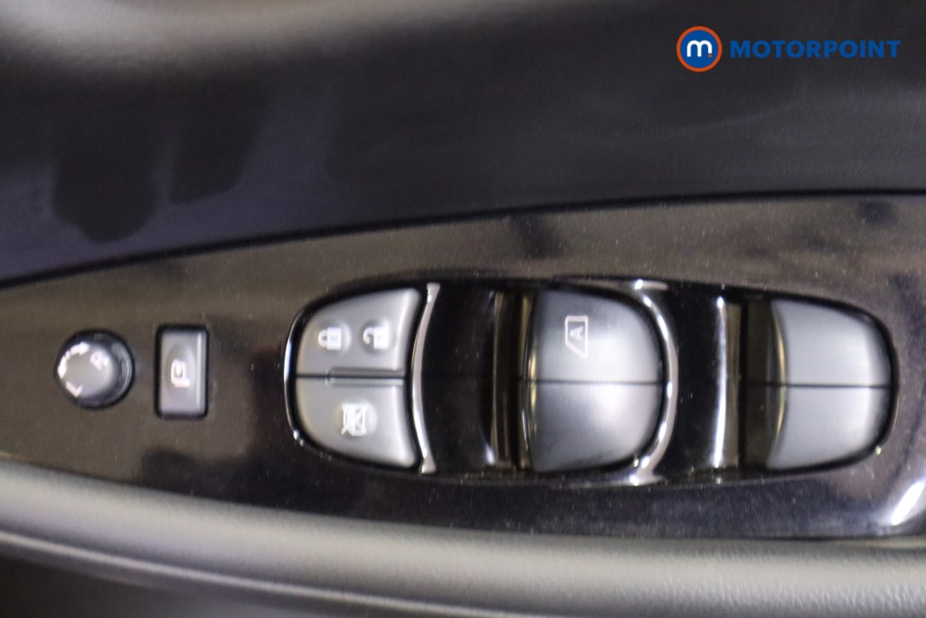 Nissan Leaf N-Connecta Automatic Electric Hatchback - Stock Number (1563616) - 15th supplementary image