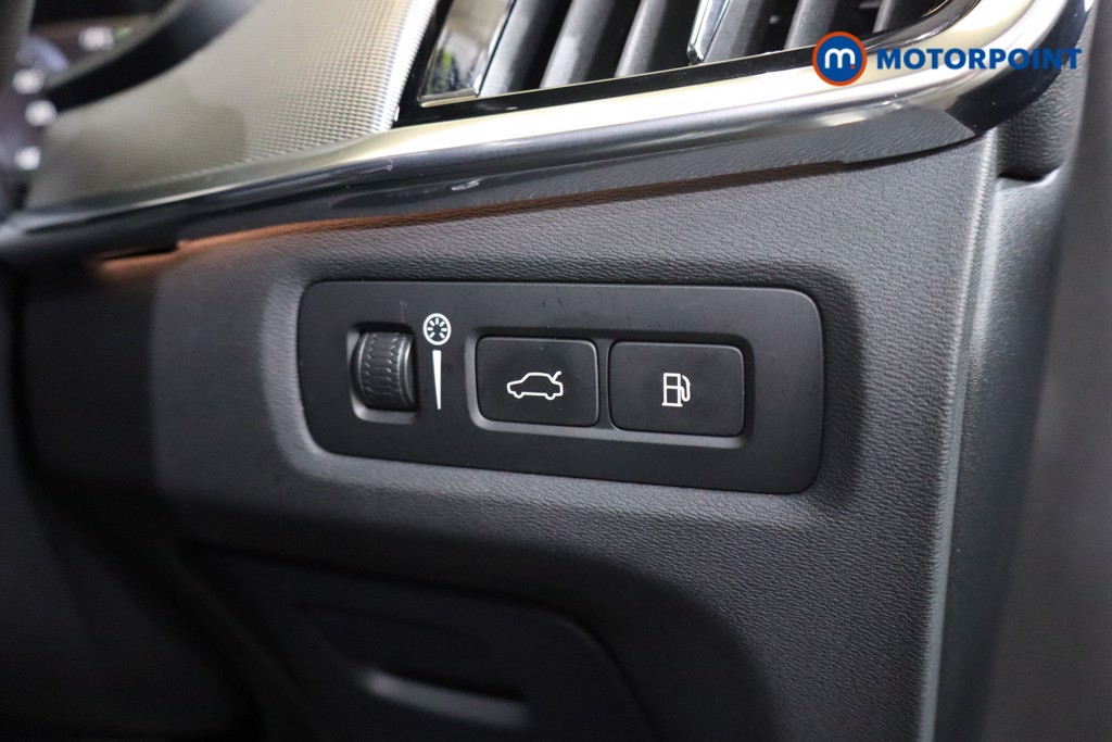 Volvo S90 R Design Automatic Petrol Plug-In Hybrid Saloon - Stock Number (1563832) - 11th supplementary image