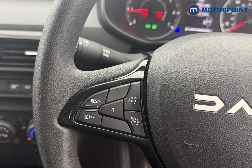 Dacia Sandero Essential Manual Petrol Hatchback - Stock Number (1564671) - 7th supplementary image