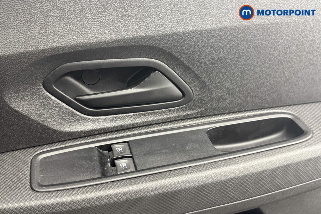 Dacia Sandero Essential Manual Petrol Hatchback - Stock Number (1564671) - 9th supplementary image