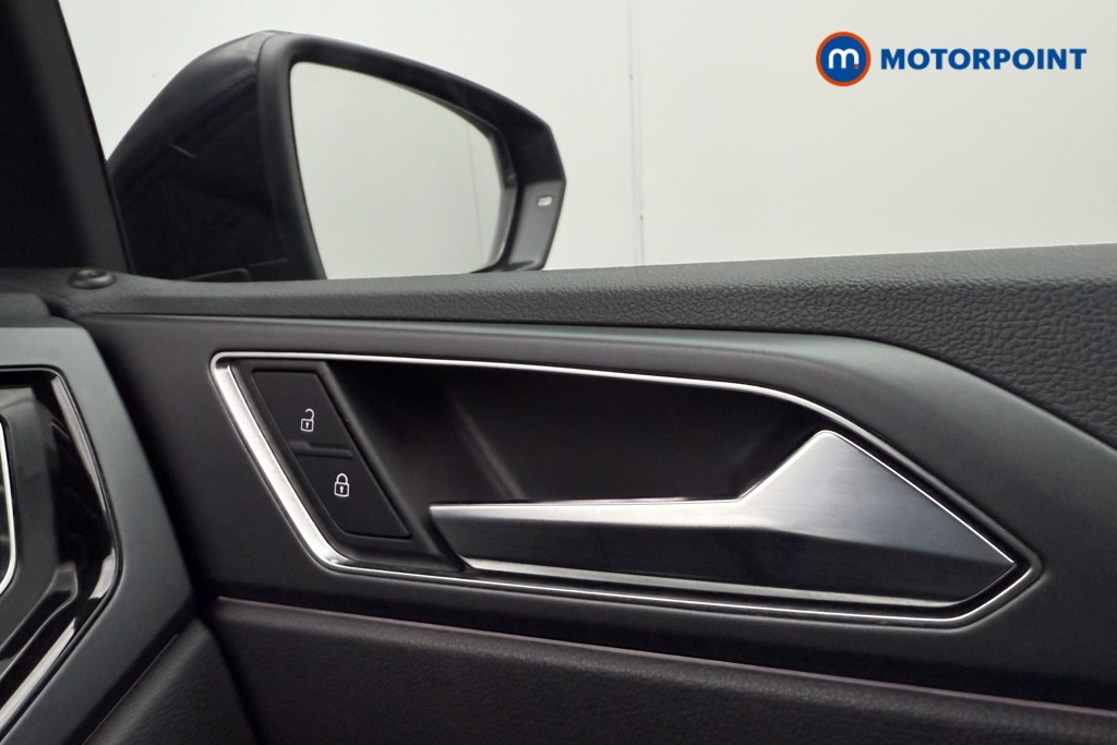 Volkswagen Polo R-Line Manual Petrol Hatchback - Stock Number (1564795) - 15th supplementary image