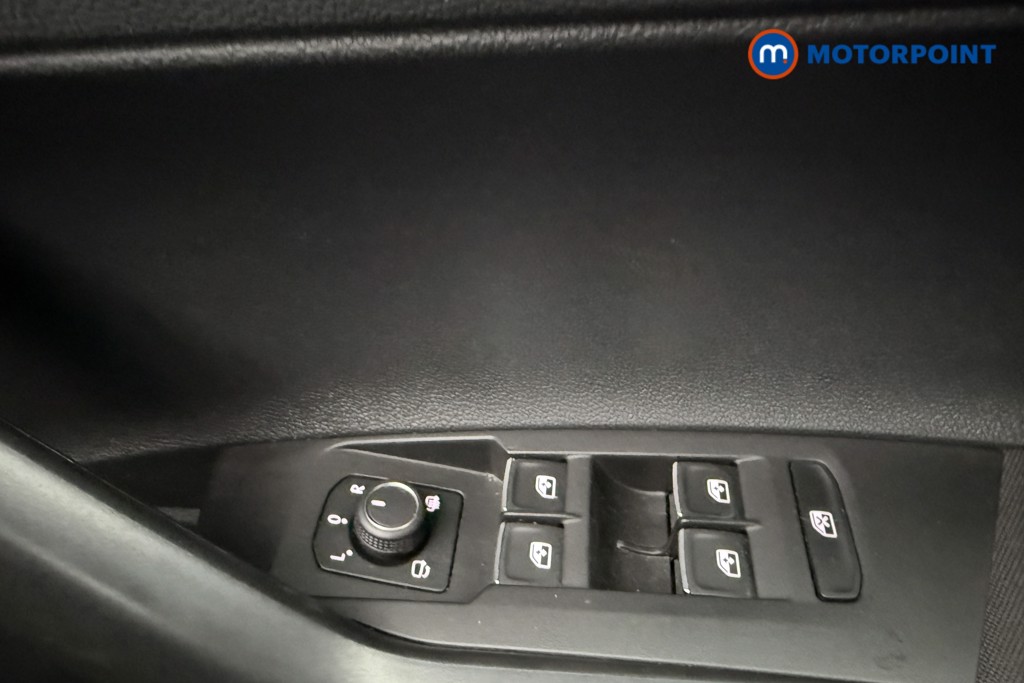 Volkswagen Polo R-Line Manual Petrol Hatchback - Stock Number (1564795) - 16th supplementary image