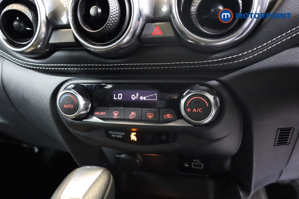 Nissan Juke N-Connecta Automatic Petrol SUV - Stock Number (1564953) - 9th supplementary image