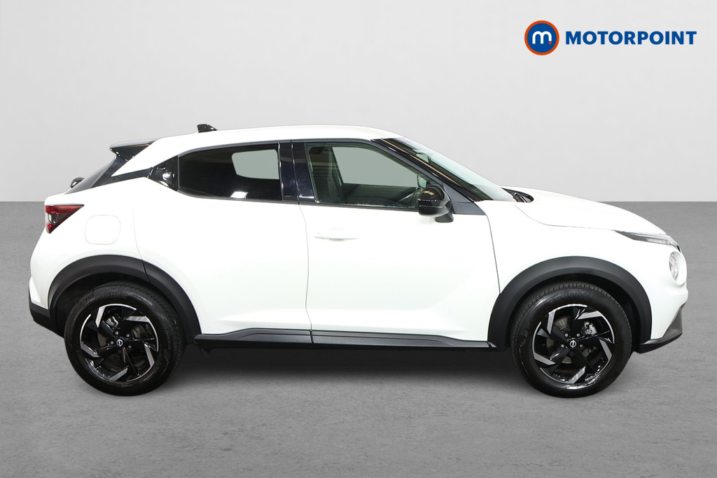 Nissan Juke N-Connecta Automatic Petrol SUV - Stock Number (1564953) - Drivers side