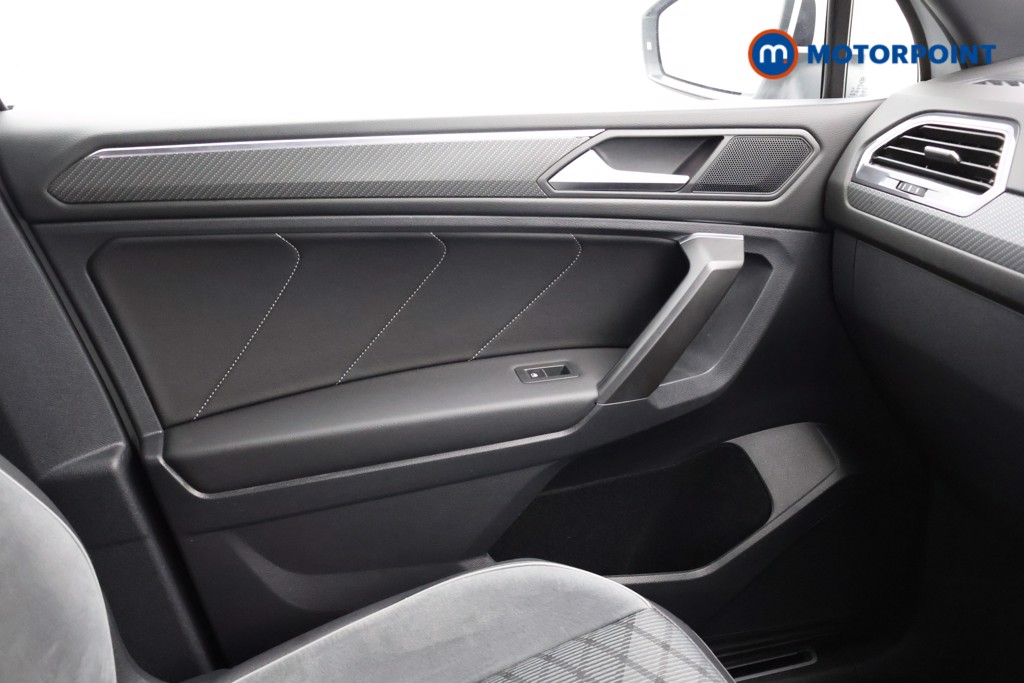 Volkswagen Tiguan Allspace R-Line Automatic Petrol SUV - Stock Number (1565408) - 7th supplementary image