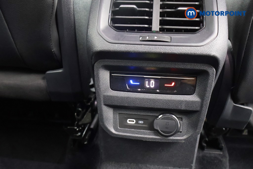 Volkswagen Tiguan Allspace R-Line Automatic Petrol SUV - Stock Number (1565408) - 12th supplementary image