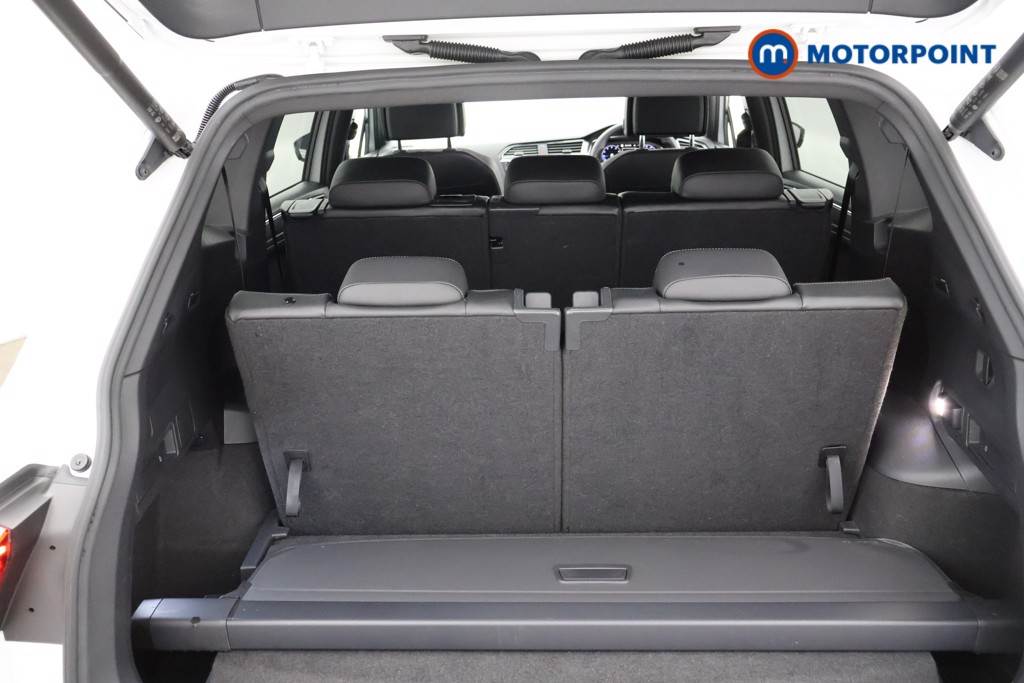 Volkswagen Tiguan Allspace R-Line Automatic Petrol SUV - Stock Number (1565408) - 13th supplementary image