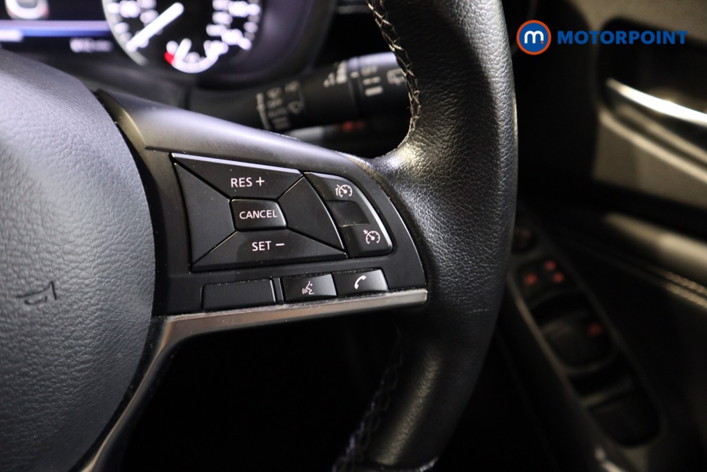 Nissan Juke N-Connecta Manual Petrol SUV - Stock Number (1566116) - 4th supplementary image