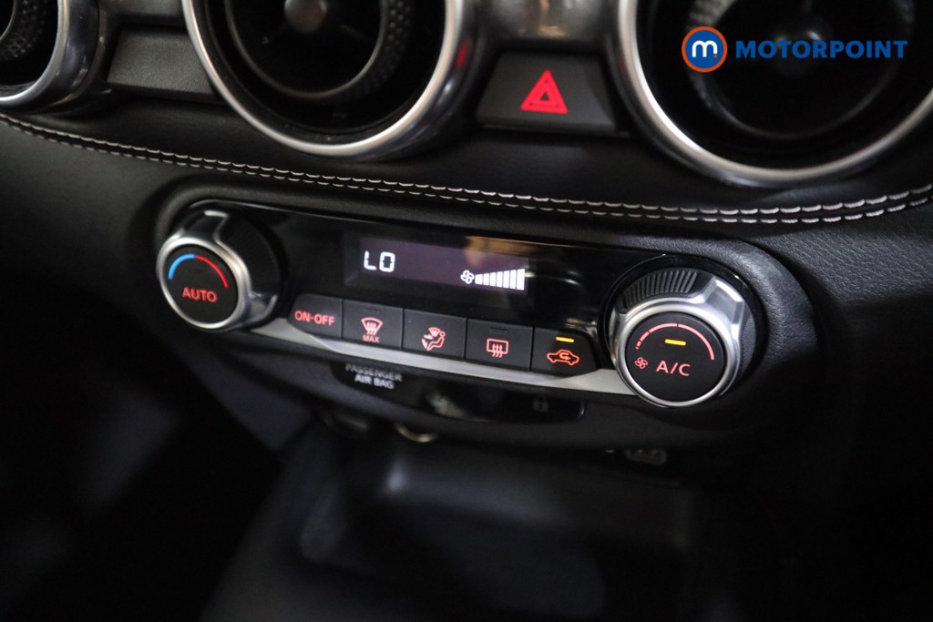 Nissan Juke N-Connecta Manual Petrol SUV - Stock Number (1566116) - 7th supplementary image