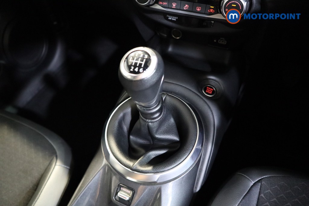 Nissan Juke N-Connecta Manual Petrol SUV - Stock Number (1566116) - 8th supplementary image