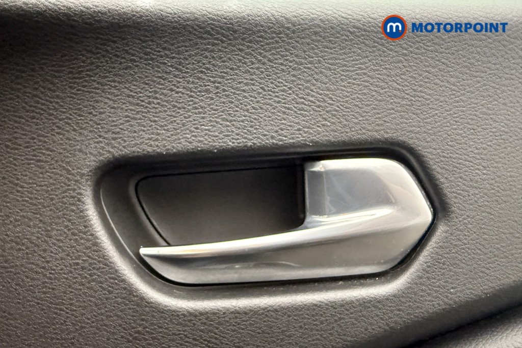 Nissan Juke N-Connecta Manual Petrol SUV - Stock Number (1566140) - 16th supplementary image