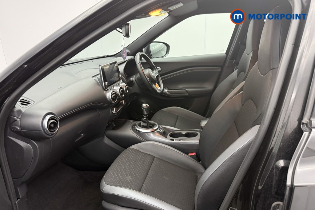 Nissan Juke N-Connecta Manual Petrol SUV - Stock Number (1566140) - 1st supplementary image