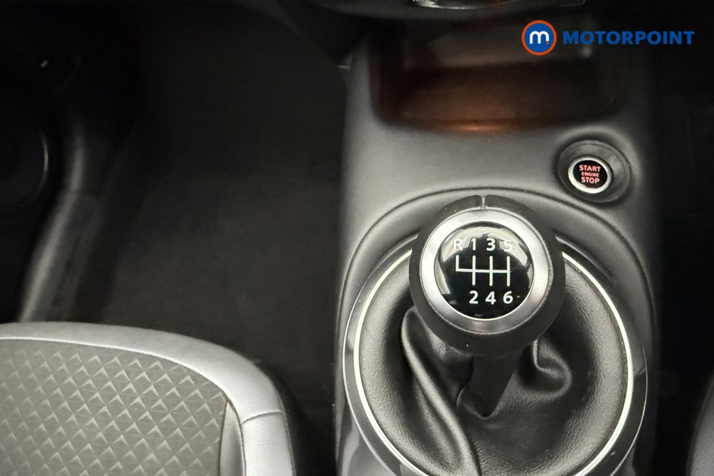 Nissan Juke N-Connecta Manual Petrol SUV - Stock Number (1566150) - 11th supplementary image