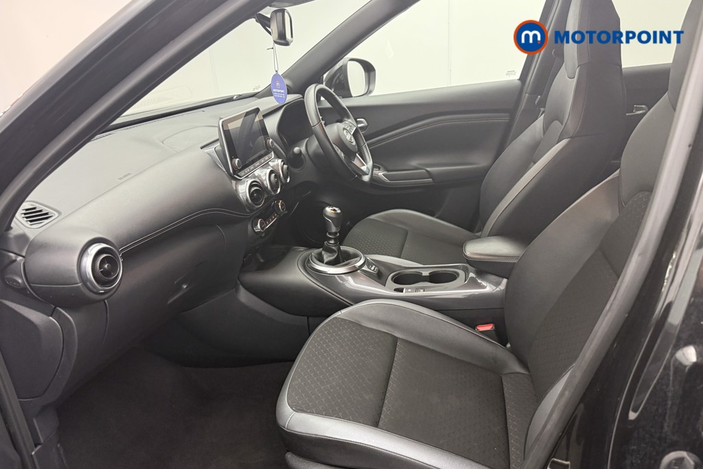 Nissan Juke N-Connecta Manual Petrol SUV - Stock Number (1566150) - 1st supplementary image