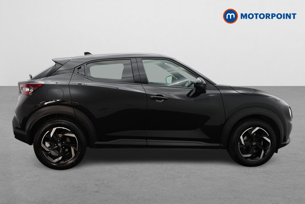 Nissan Juke N-Connecta Manual Petrol SUV - Stock Number (1566150) - Drivers side