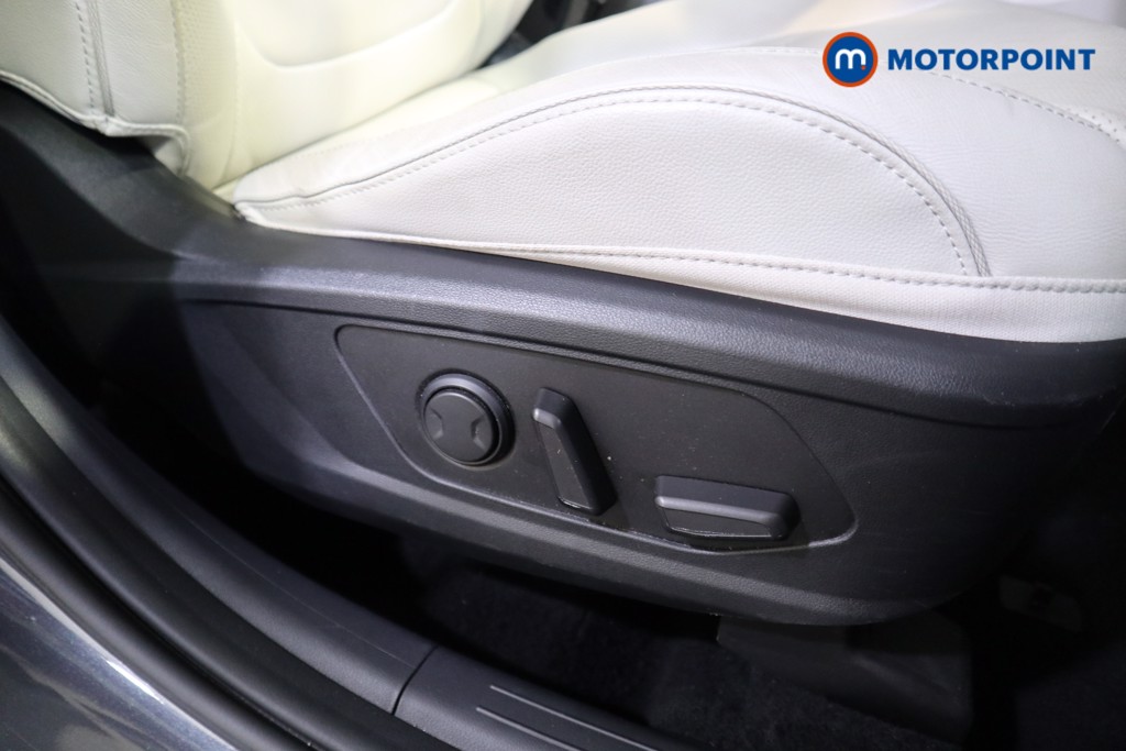 Hyundai Tucson Ultimate Manual Petrol SUV - Stock Number (1566255) - 11th supplementary image