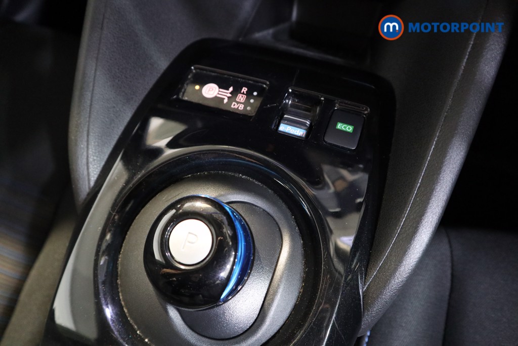 Nissan Leaf N-Connecta Automatic Electric Hatchback - Stock Number (1566925) - 8th supplementary image