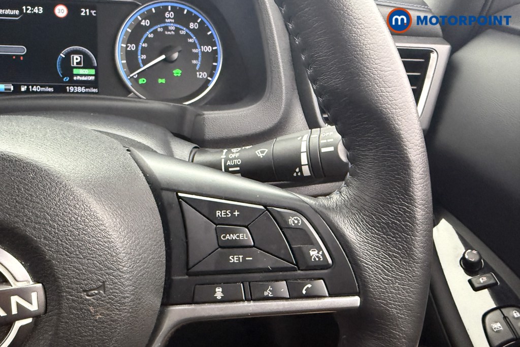 Nissan Leaf N-Connecta Automatic Electric Hatchback - Stock Number (1566938) - 7th supplementary image