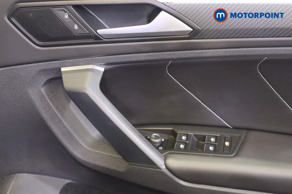 Volkswagen Tiguan R-Line Automatic Petrol SUV - Stock Number (1567095) - 14th supplementary image