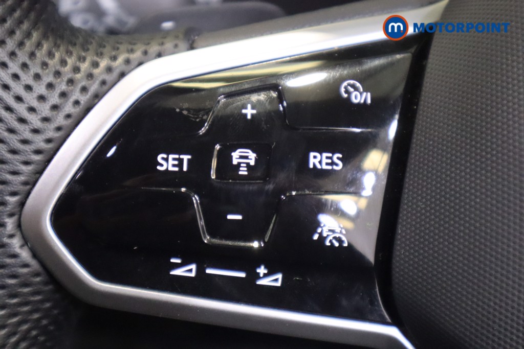 Volkswagen Tiguan R-Line Automatic Petrol SUV - Stock Number (1567095) - 17th supplementary image
