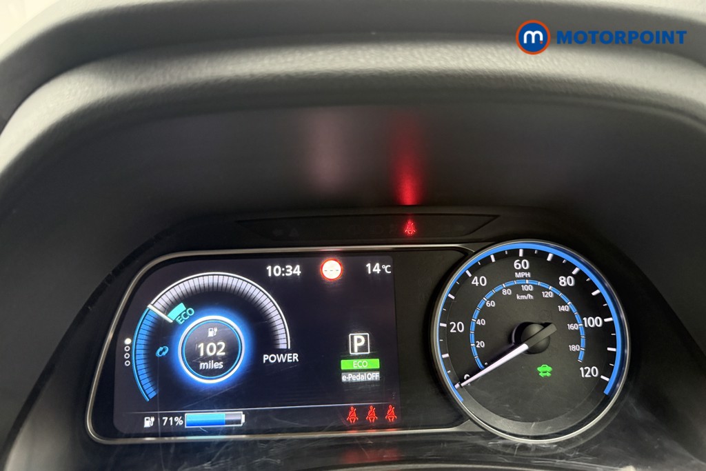 Nissan Leaf Acenta Automatic Electric Hatchback - Stock Number (1567555) - 4th supplementary image